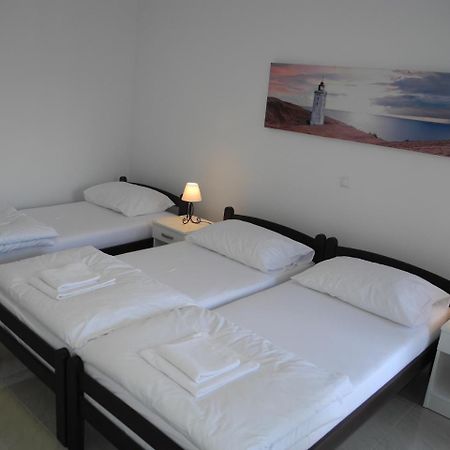 Apartments Nives Crikvenica Buitenkant foto