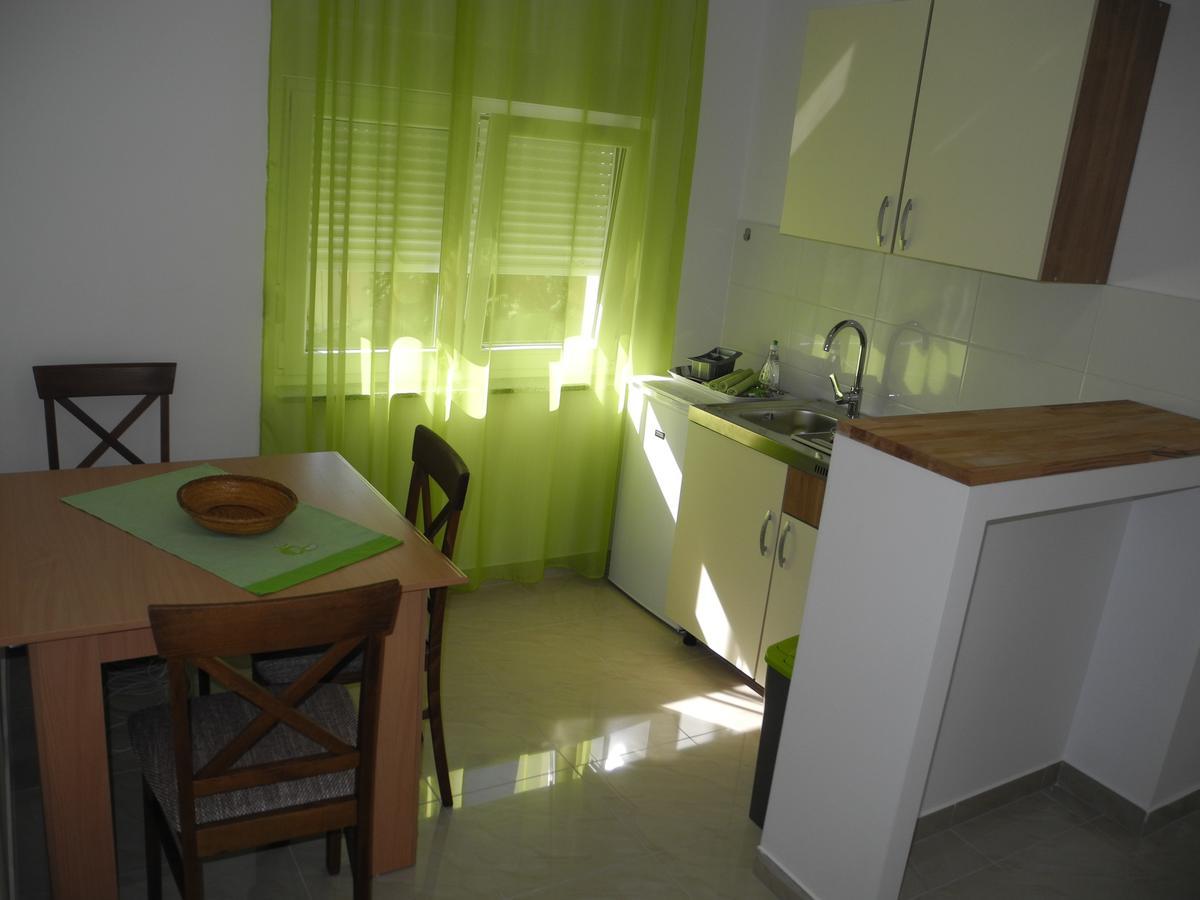 Apartments Nives Crikvenica Buitenkant foto